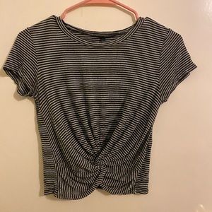 Stripped small shirt with knot